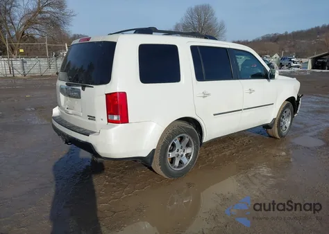 2011 Honda Pilot Touring z USA, uszkodzony, nr VIN 5FNYF4H92BB083432